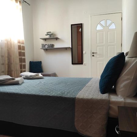 Nickthegreekapartment Galatás エクステリア 写真